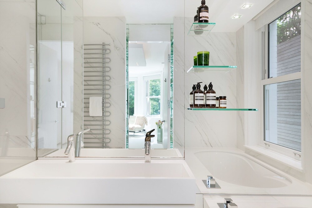 The White Peace Garden 3 bed Hampstead - by Out of Office Lifestyle