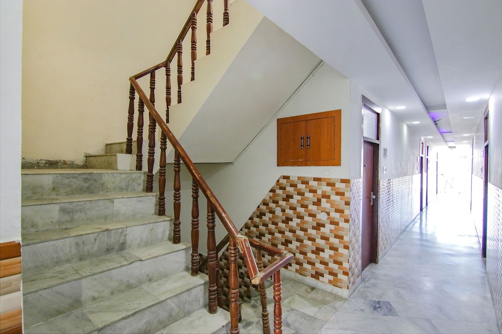Fabhotel Sunita'S