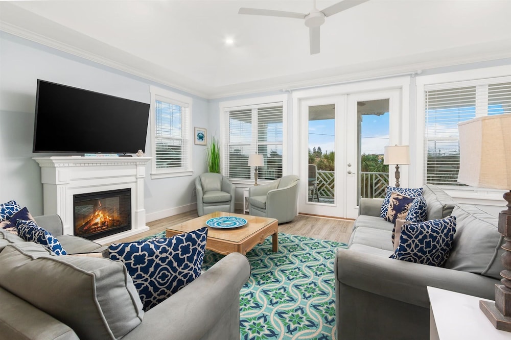 Heated Pool Elevator Game Room Ocean Decks