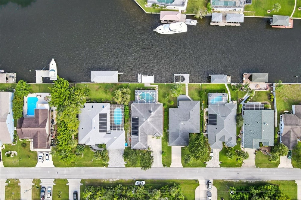 Boaters Dream Pool Spa Dock Walking Biking