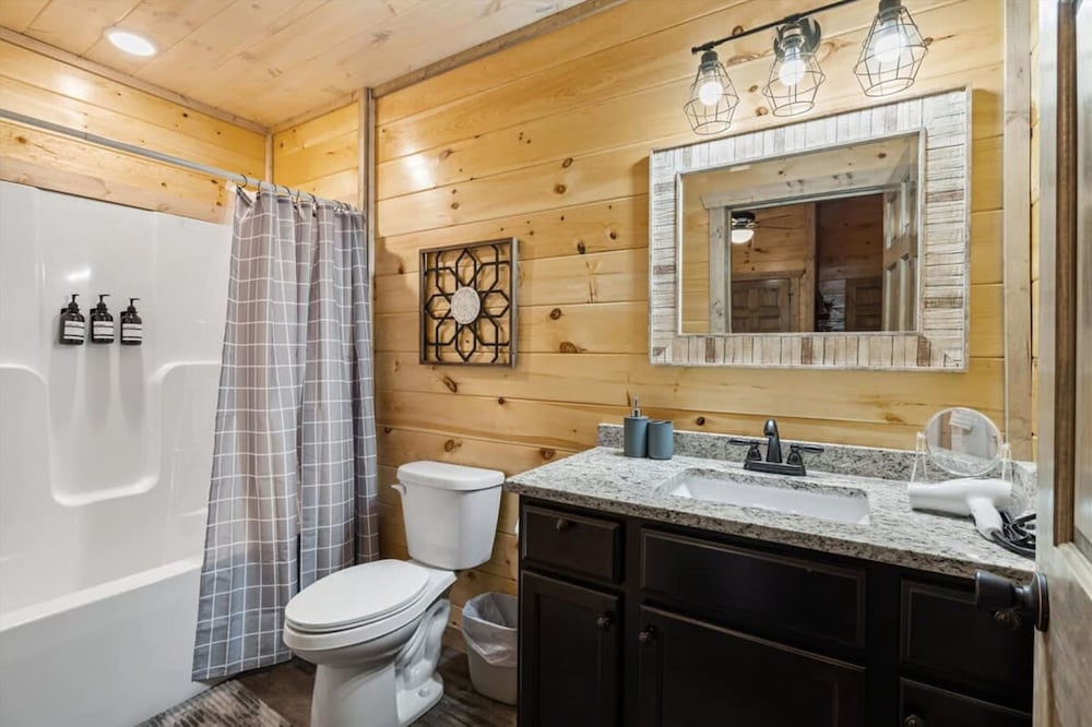 NEW - 1 Location Cabin Pool Hot Tub Arcade HL
