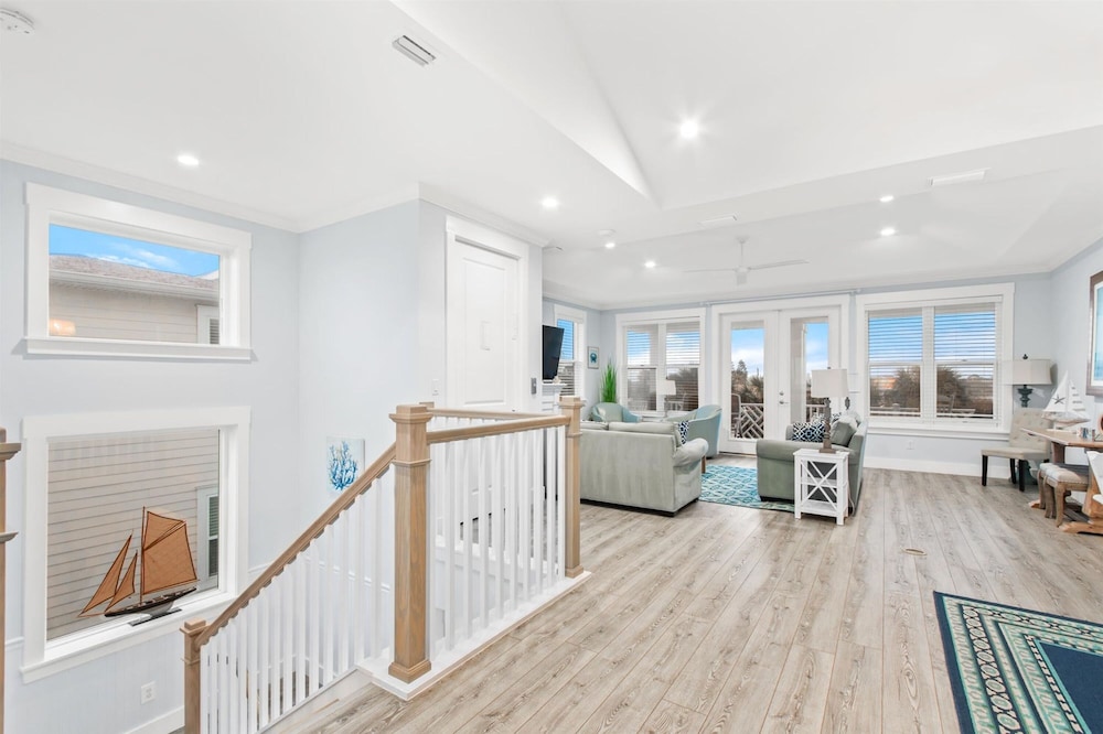 Heated Pool Elevator Game Room Ocean Decks