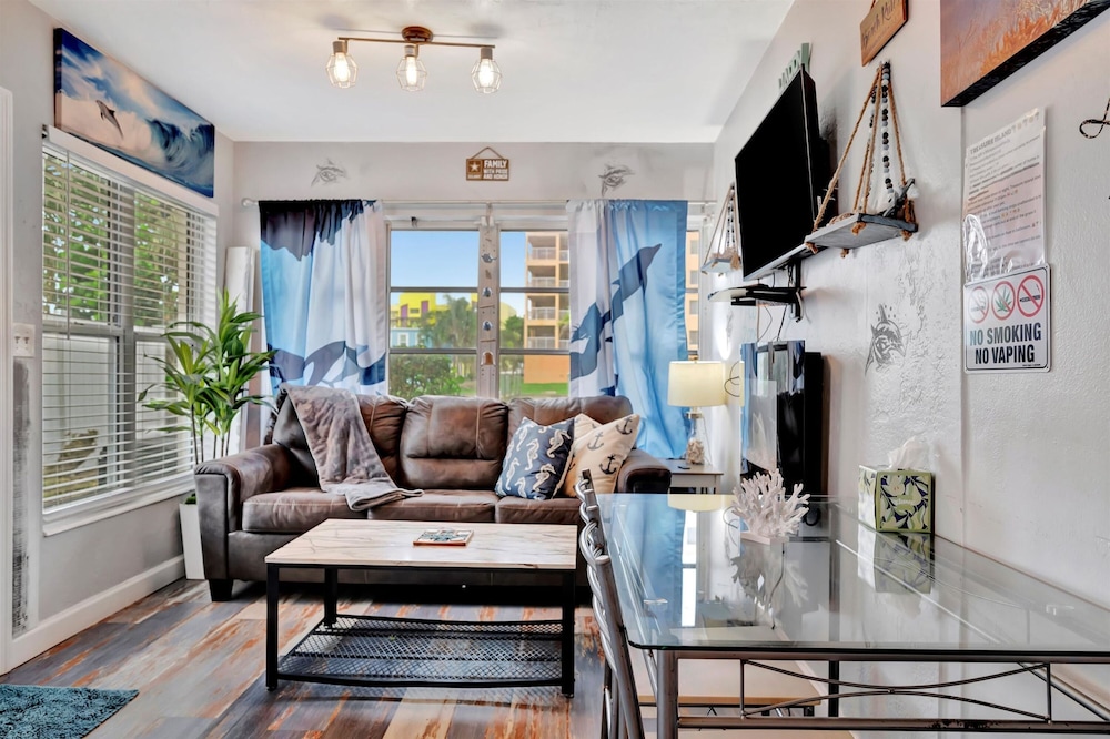 Seashell Suite 1B Pet Friendly Waterfront Dock