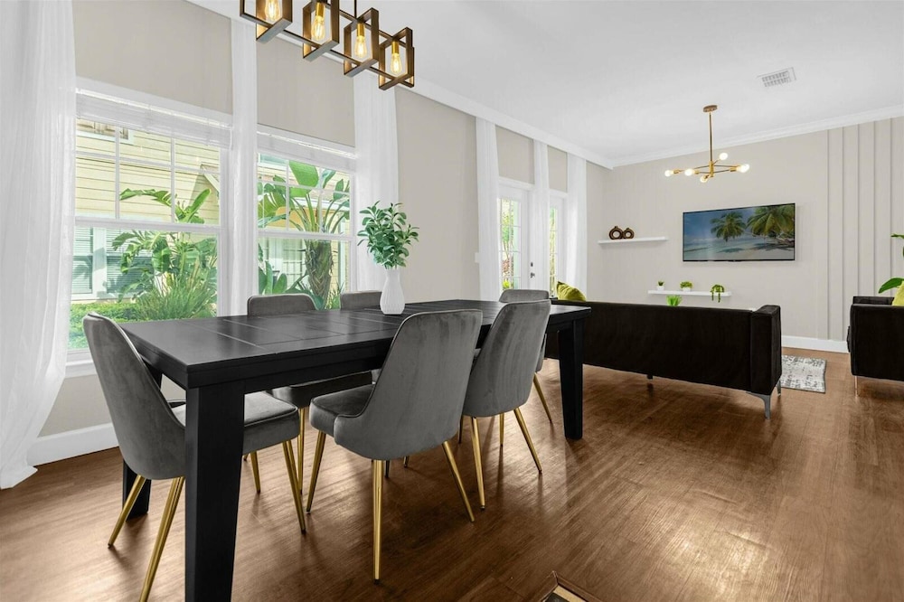 Luxury 4bdr 5 Miles From Disney view 5
