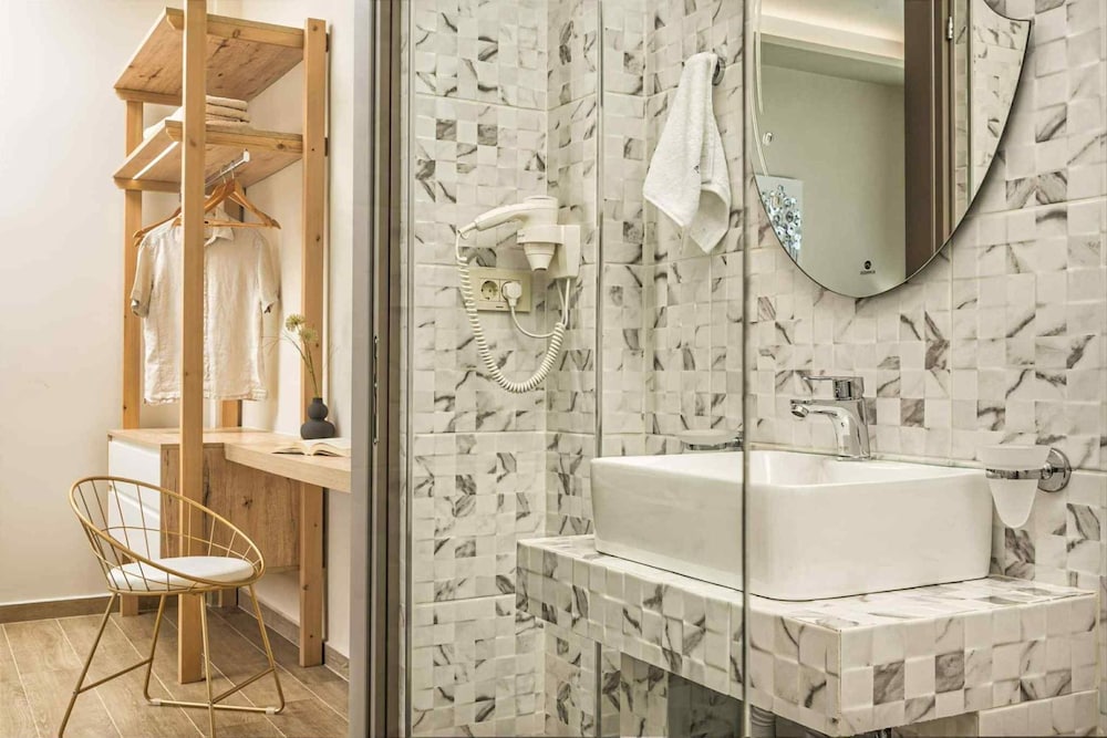 Pietra Cave Suite With Private Pool