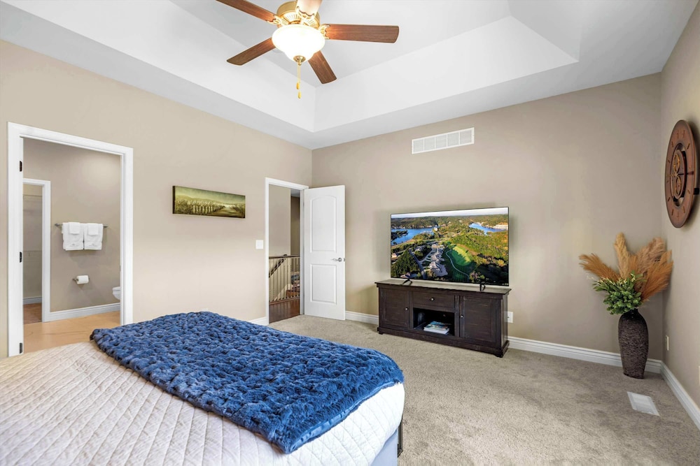 Fairway Lake Retreat