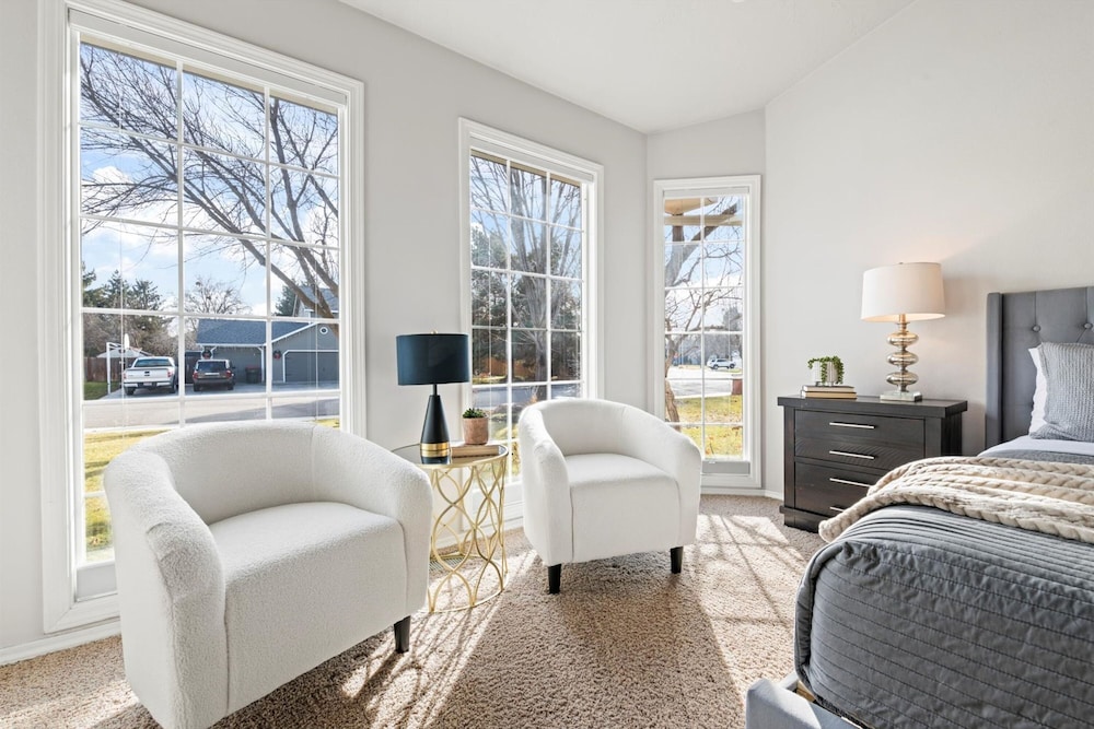 Cozy 5BR w Fire Pit BBQ Near Topgolf Fun