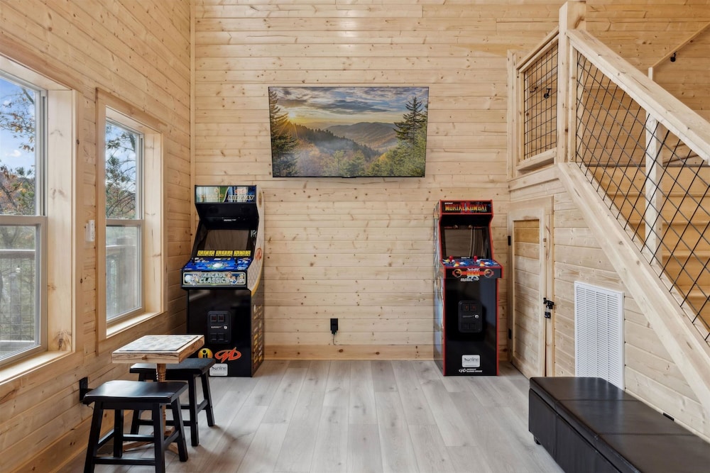 2 Brand New Cabins for Family Retreat