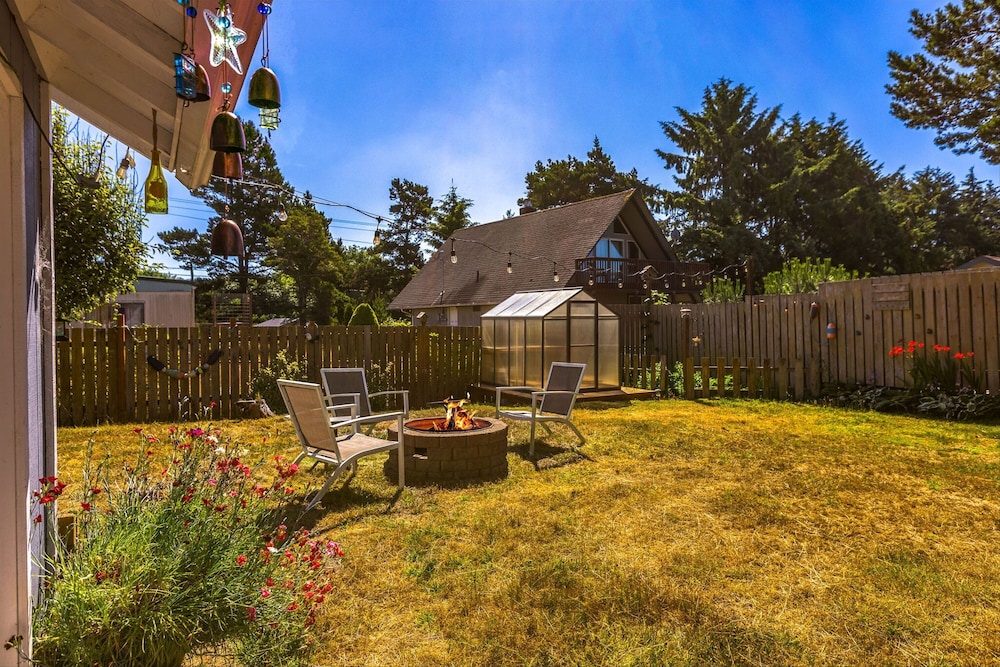 Enjoy Coastal Comfort in This Relaxing Retreat
