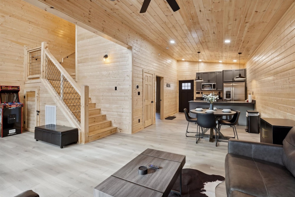 2 Brand New Cabins for Family Retreat