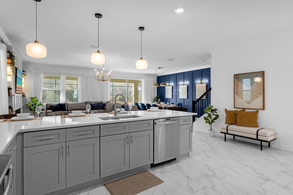 Upstay - Lakeview Mansion w Pool Spa and Cinema view 5