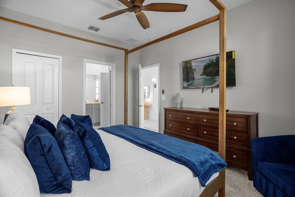 Luxury 9BR Getaway Pool Theater Theme Rooms