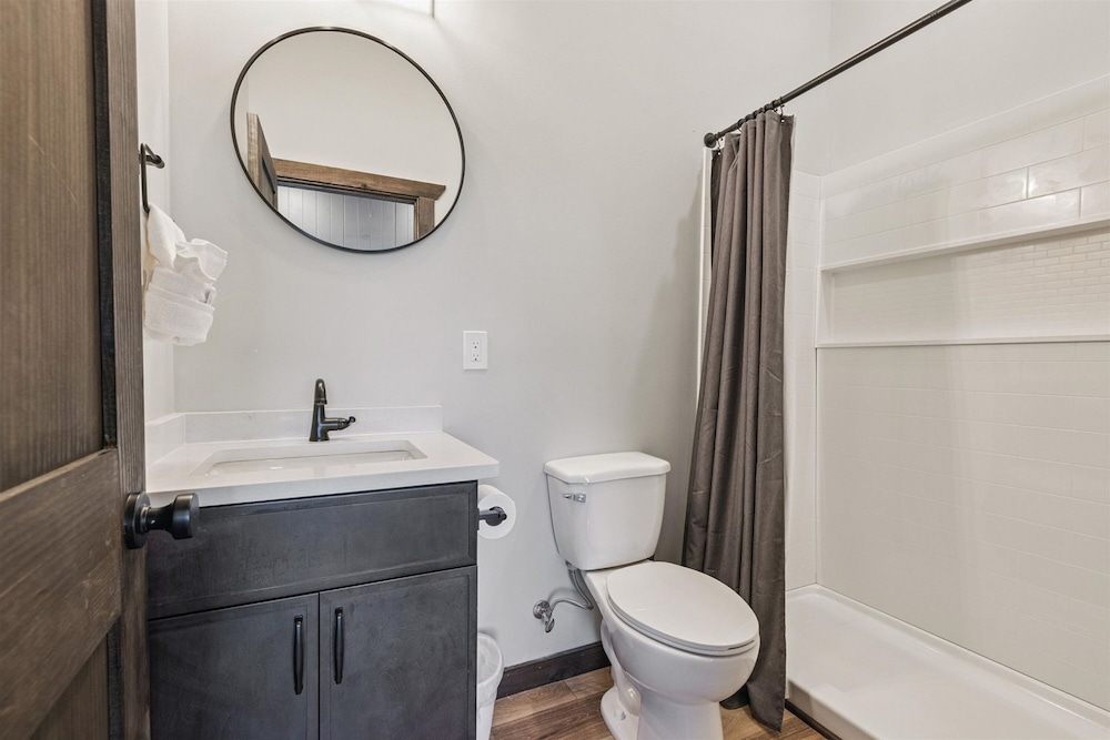 Gorgeous Brand-new Home w Pool Game Room Hot Tub