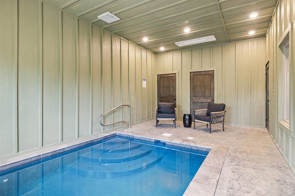 Gorgeous Brand-new Home w Pool Game Room Hot Tub