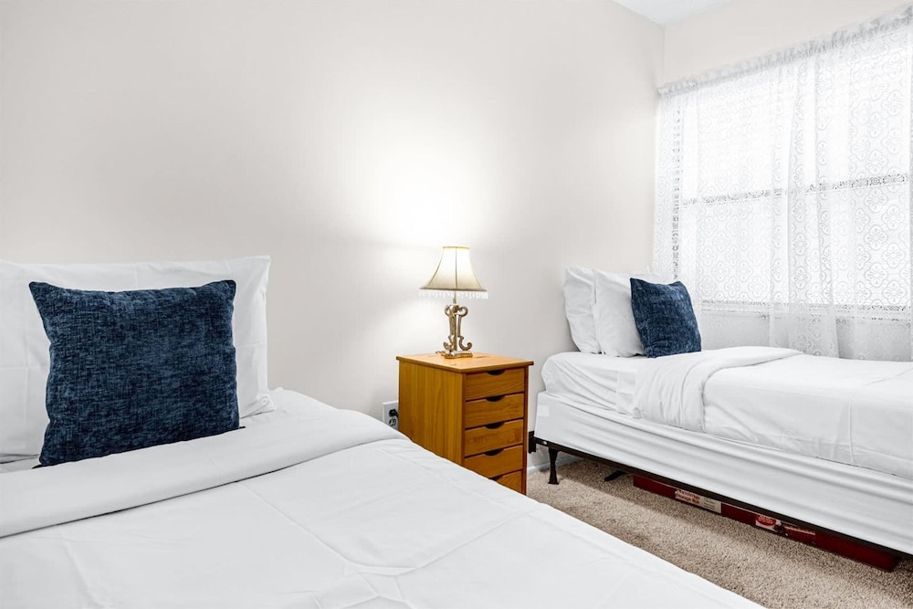 Upstay 2BR Golfer s Retreat w Patio Ventura Resort