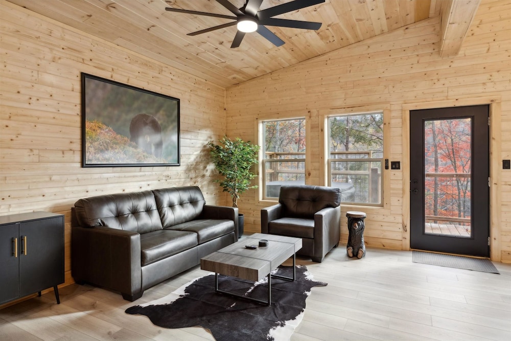 2 Brand New Cabins for Family Retreat