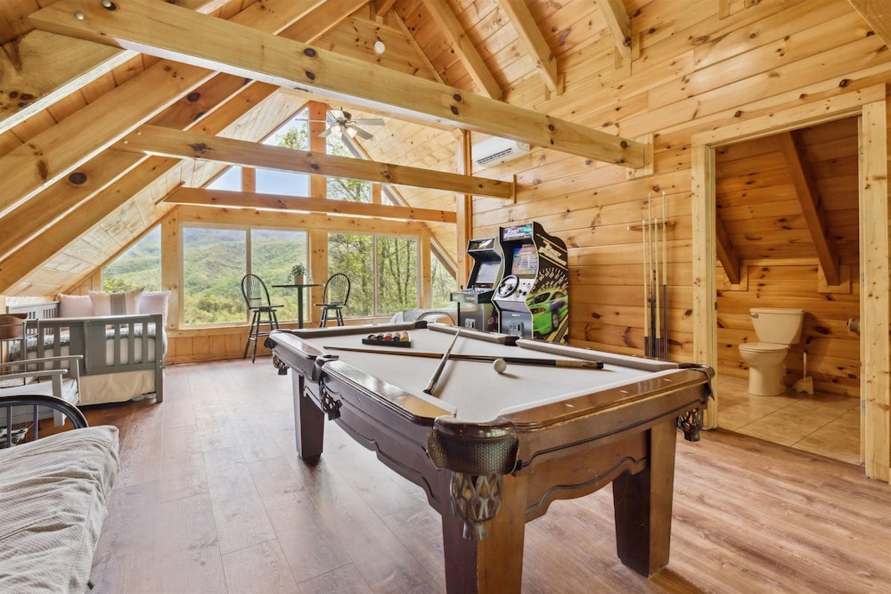 Amazing Views Hot Tub Game Room Pool