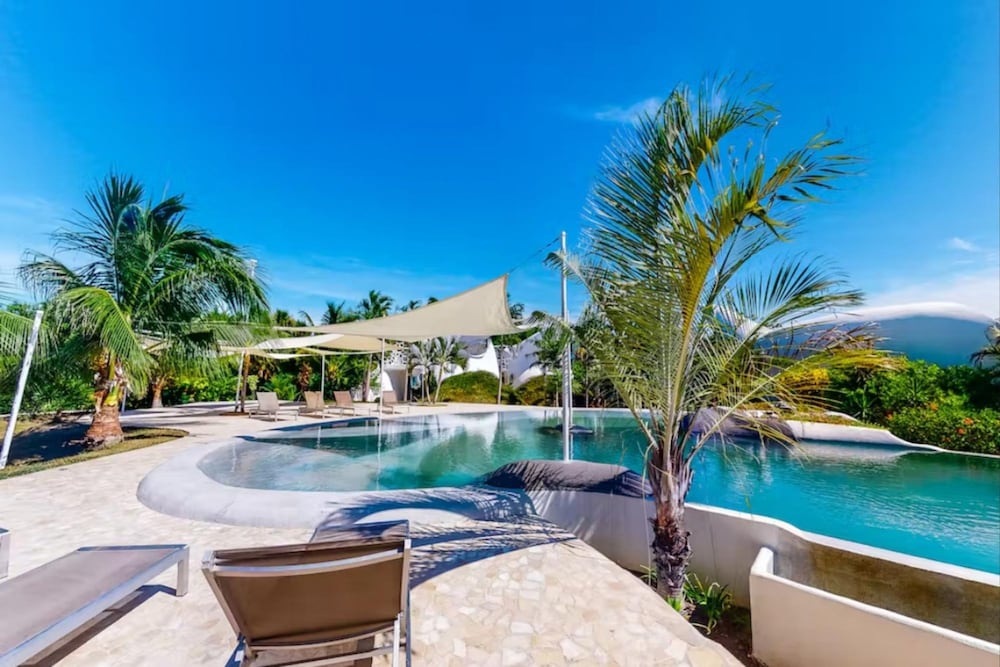 Villa Ocean Retreat in Placencia Village
