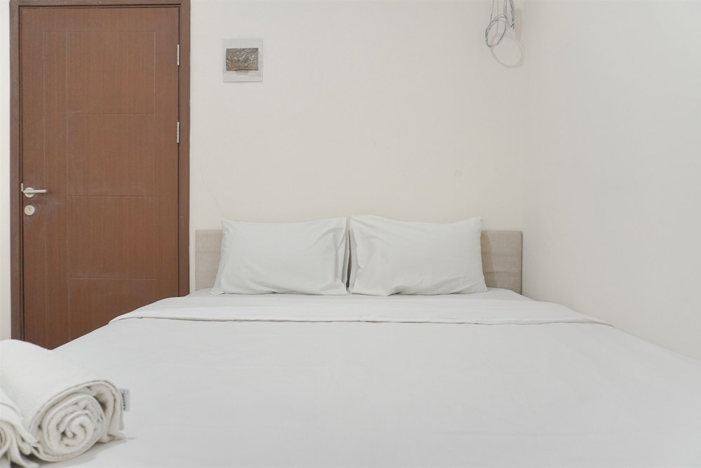 Homey And Minimalist Studio At Loftvilles City Apartment