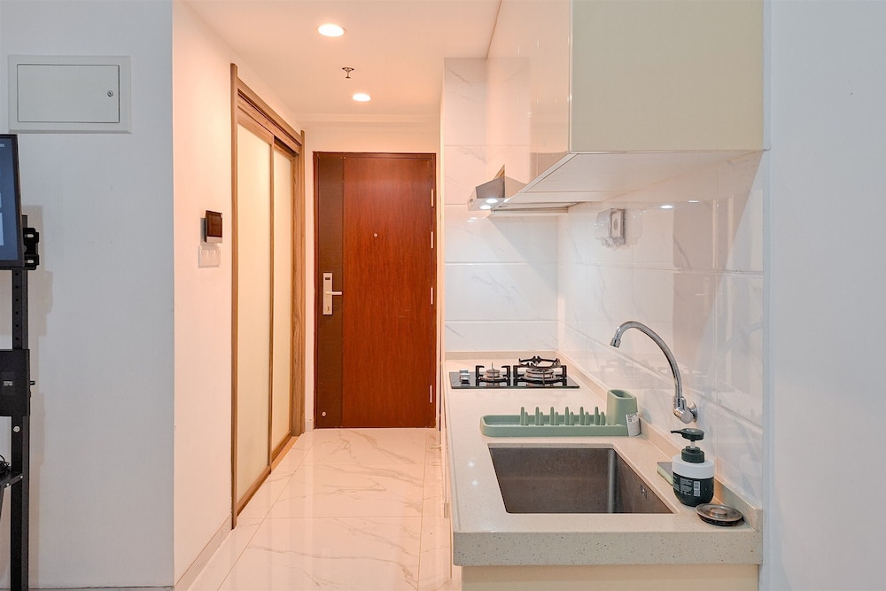Simply Look Studio Room At Sky House Bsd Apartment