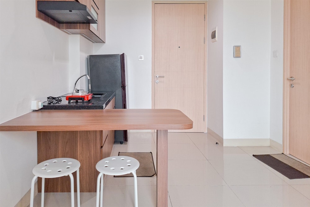 Modern Minimalist Look 1Br Apartment At Tree Park City Bsd