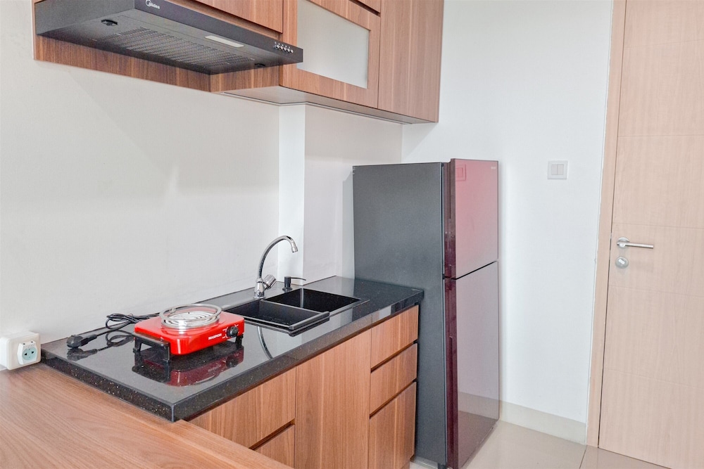 Modern Minimalist Look 1Br Apartment At Tree Park City Bsd
