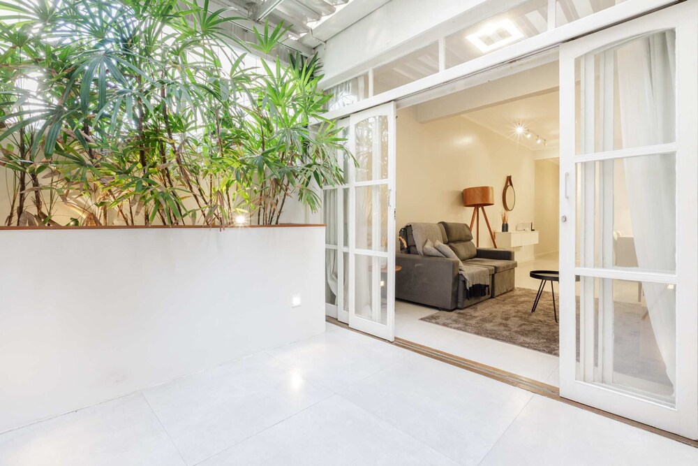 Leblon Coast Amazing 3 Bedroom in Leblon