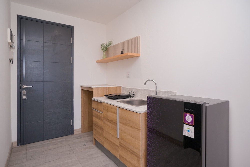 Spacious Comfy Studio Room At Collins Boulevard Apartment