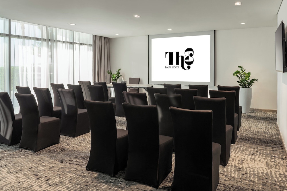 Th8 Palm Dubai Beach Resort, Vignette Collection by IHG