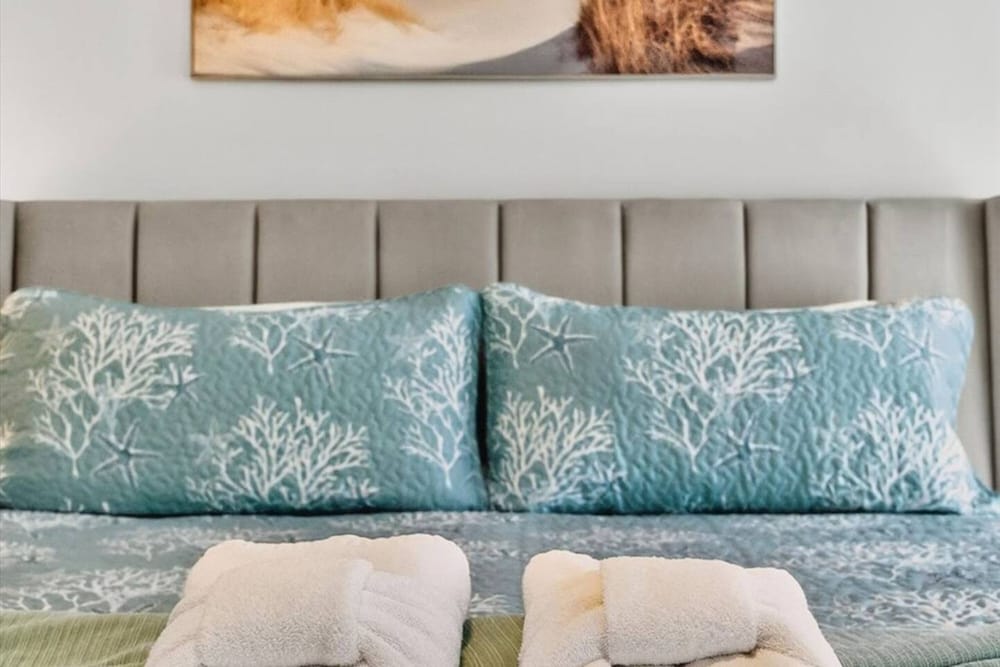 New Listing Lux Beach House Dog Friendly