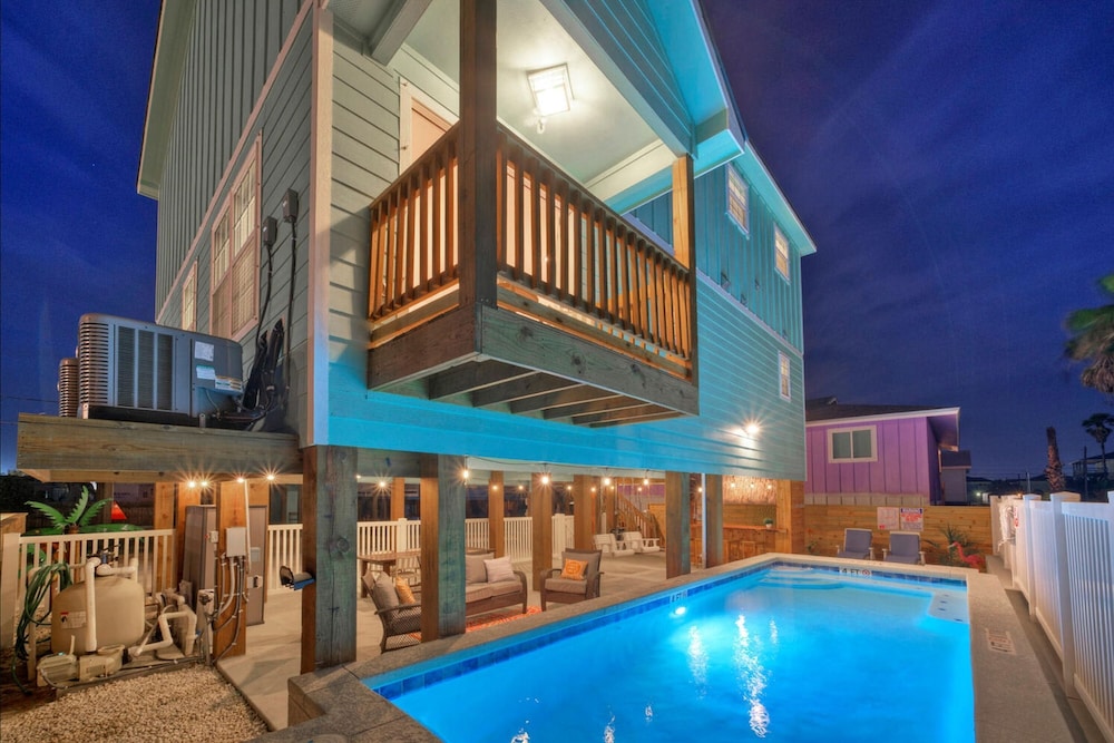 Tequila Tides by Avantstay Free Golf Cart Pool