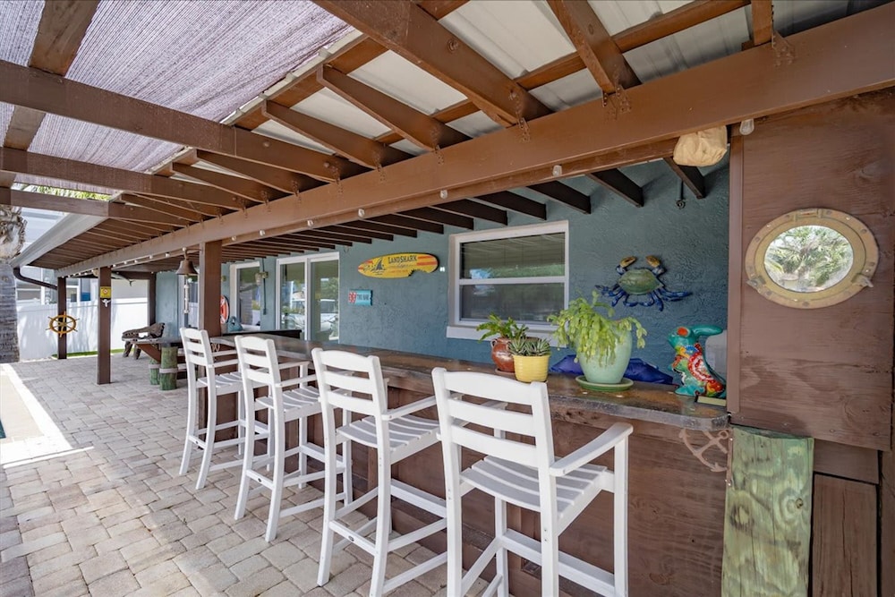 Waterfront Retreat With Pool Tiki Bar Boat Dock