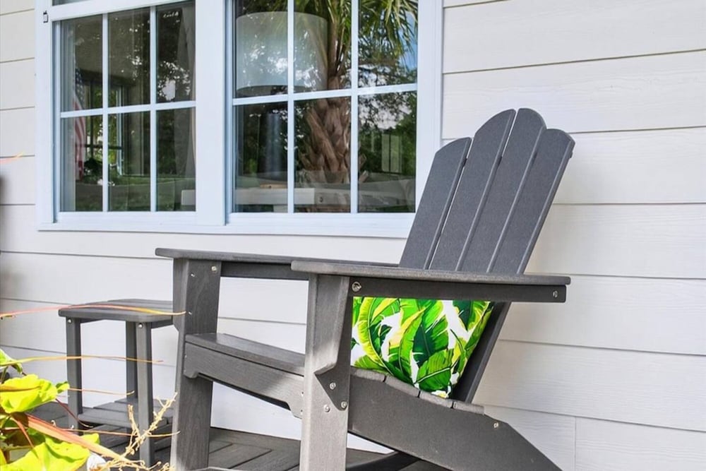 New Listing Lux Beach House Dog Friendly