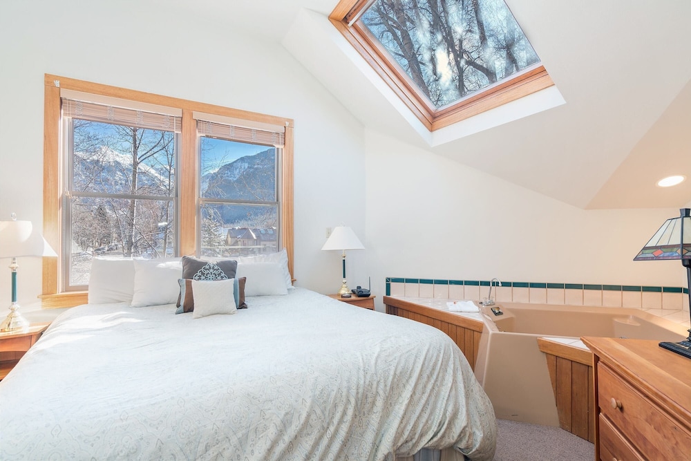 Plunge A by Avantstay Stunning Views & A Block From Lift #7 view 5