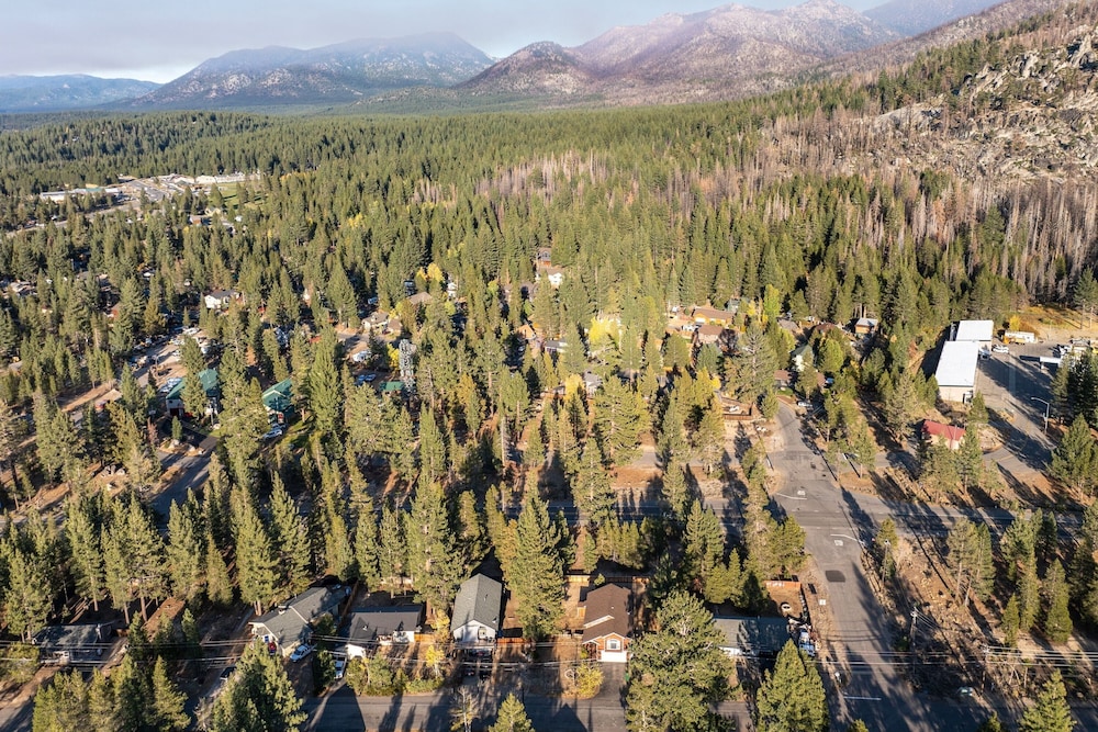 Blitzen by Avantstay Pet-friendly Tahoe Retreat