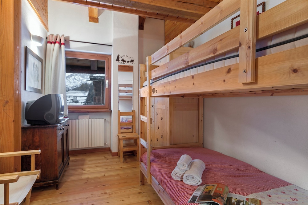 Gleise Lodge apartment