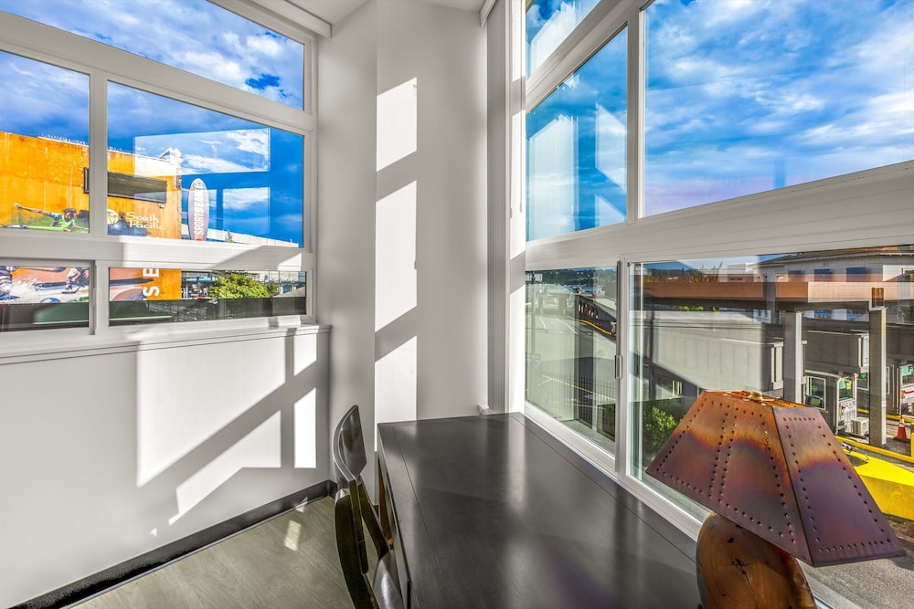 Admiral Condo 201 in Bremerton