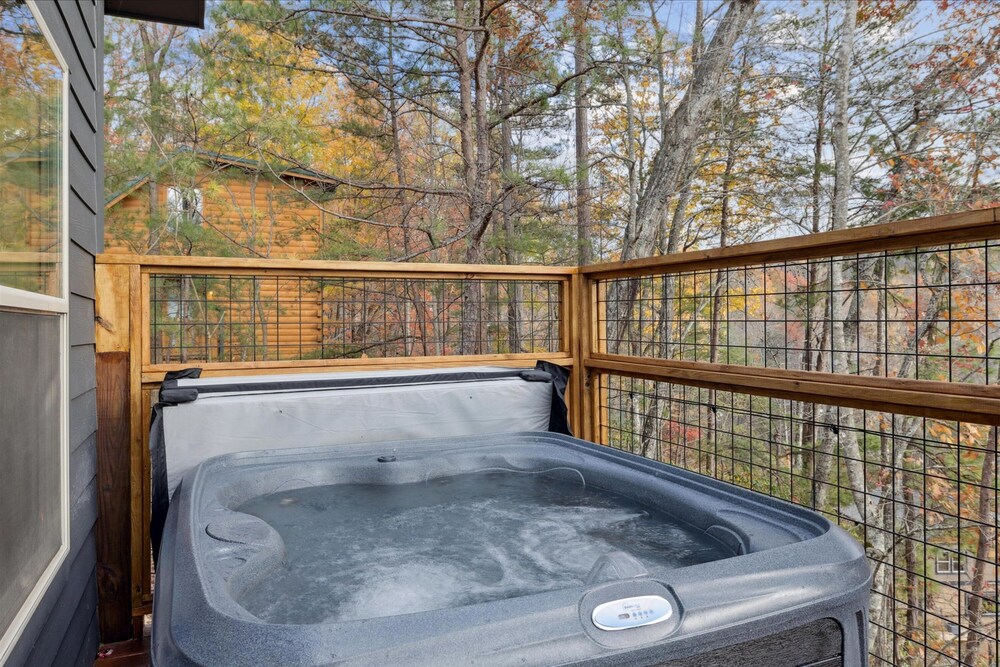 2 Brand New Cabins for Family Retreat