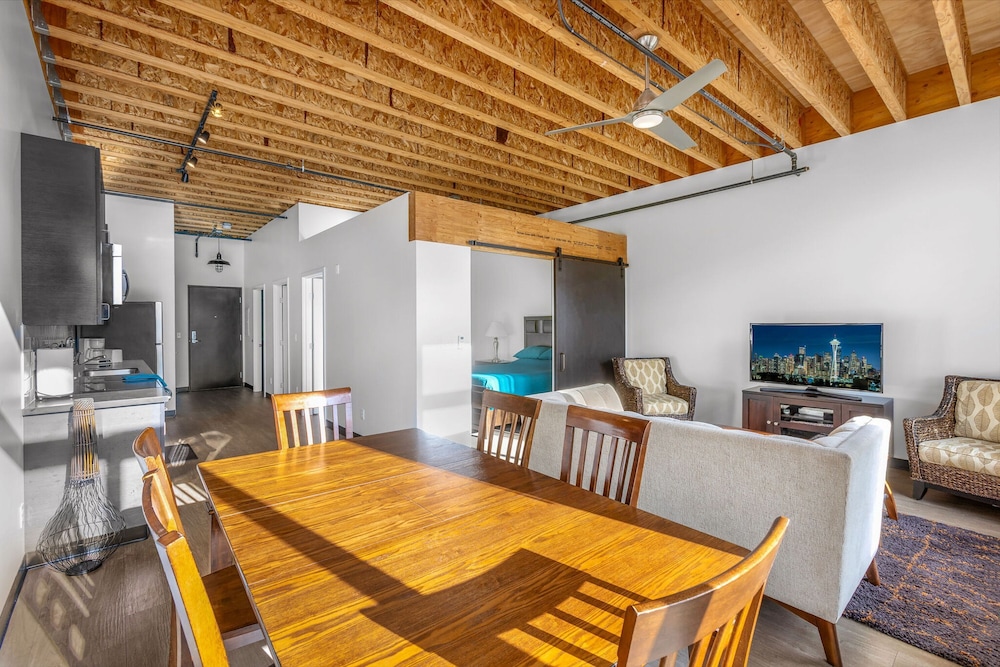 Tracyton Condo 202 in Bremerton