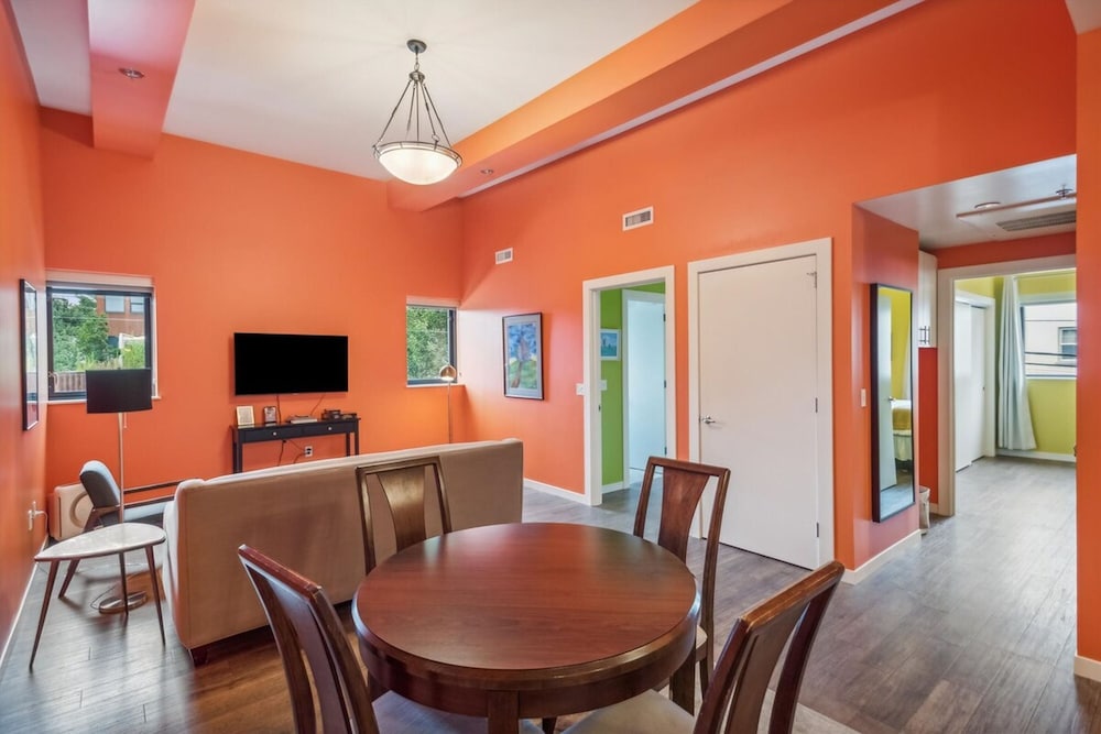 Sunstone Suite - 202