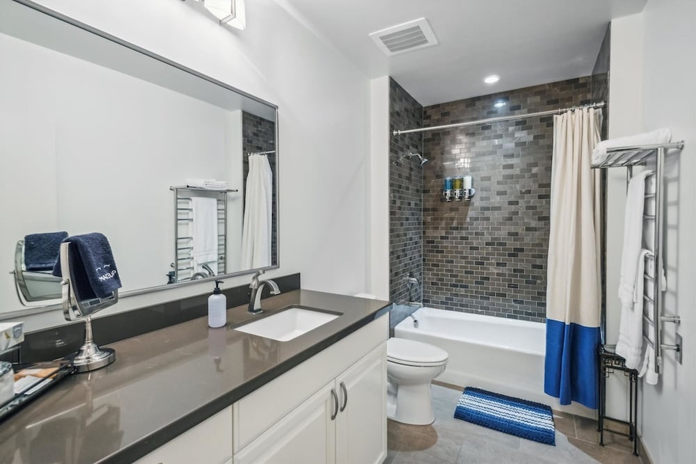 Meadowlark Suite - 201 2b1b