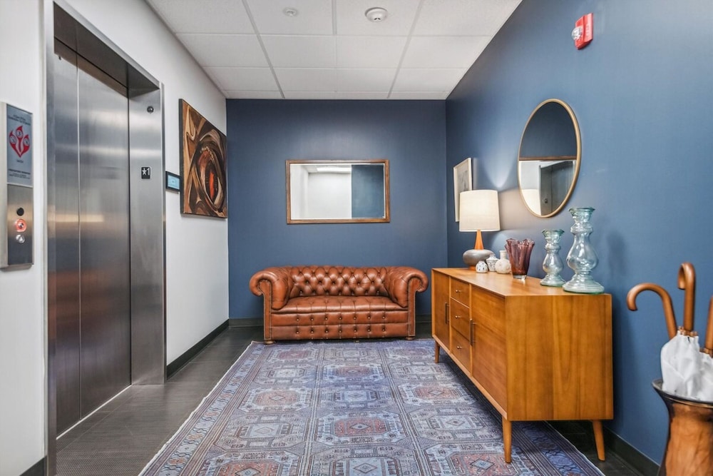 Hazelnut Suite - 204