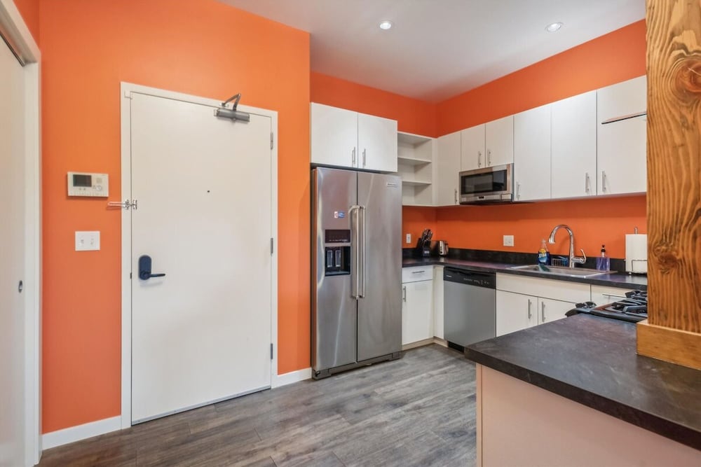 Sunstone Suite - 202
