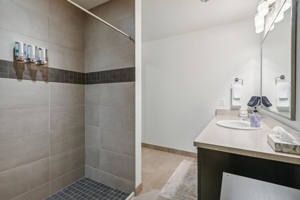 Chinook Suite - 203 in Portland