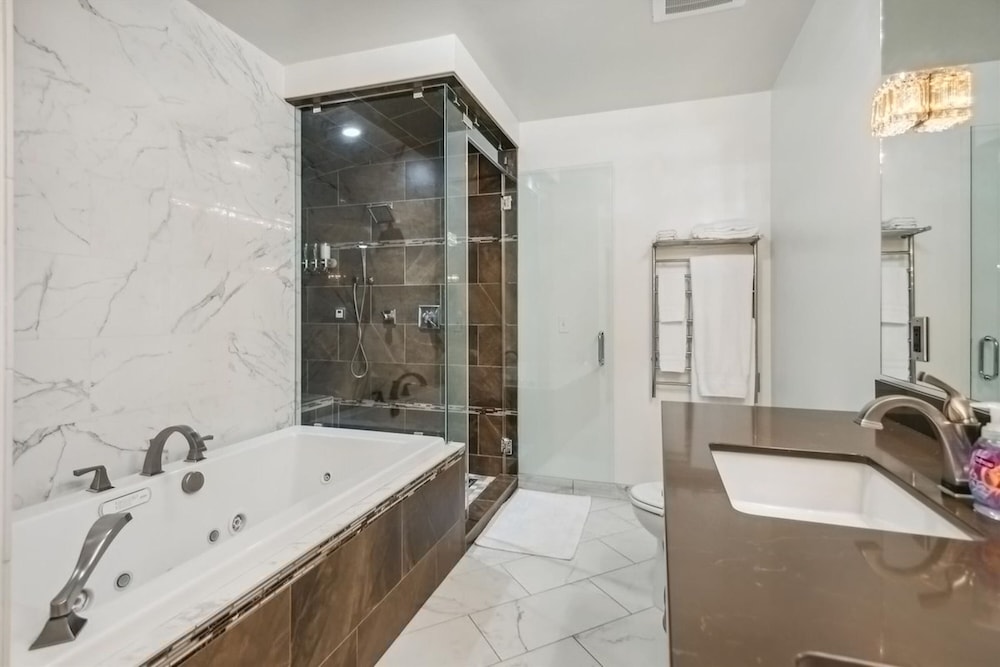 Meadowlark Suite - 201