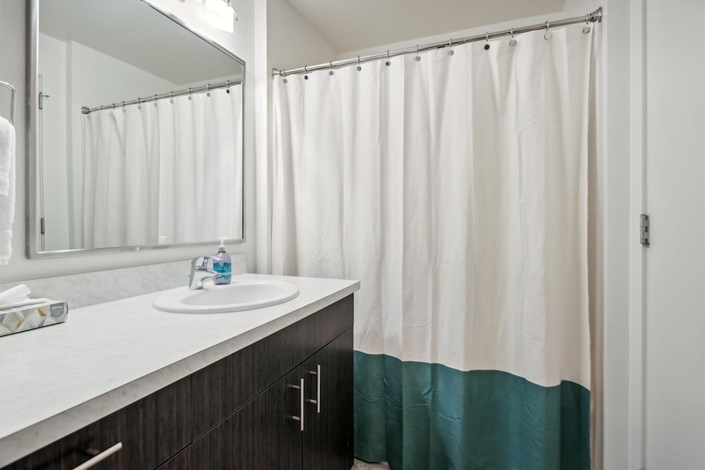 Sunstone Suite - 202