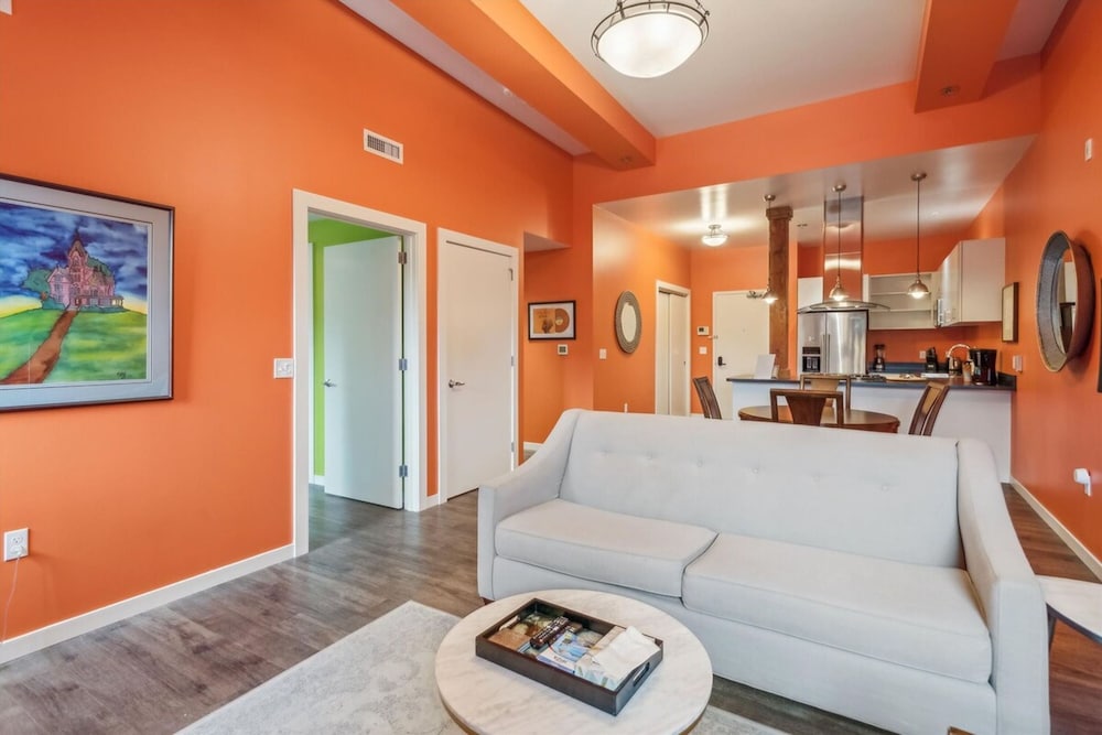 Sunstone Suite - 202