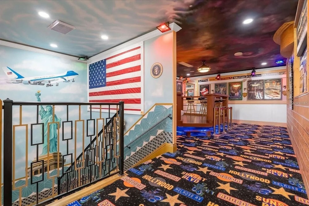 Ultimate Hollywood Themed Mansion for Big Groups