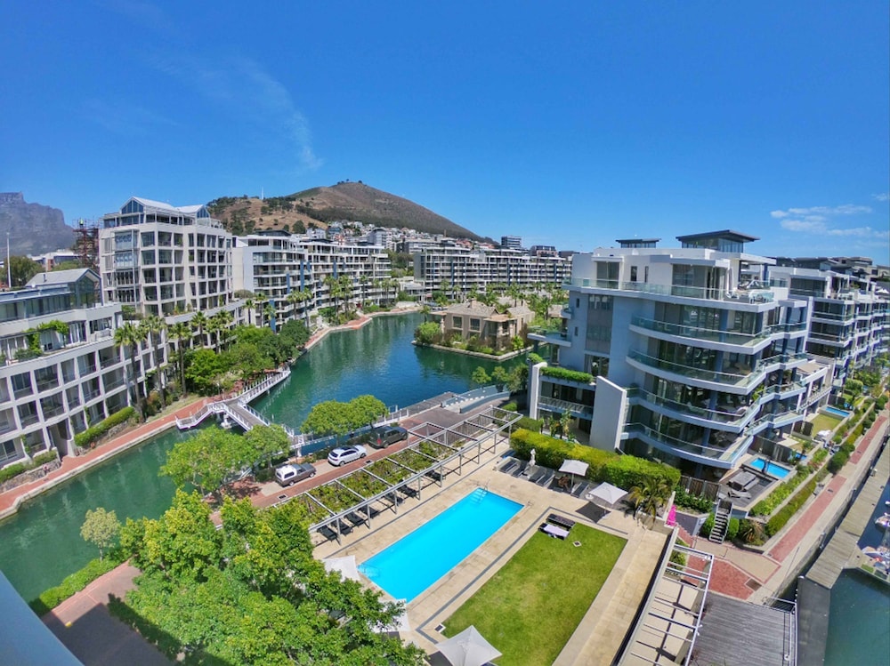 Canal View Two Bedroom Luxury Apartment - 507