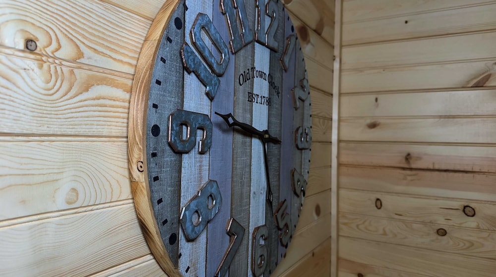 Luxury Poolside Cabin in Sevierville